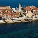Rustic Stone House With Pool In Umag *