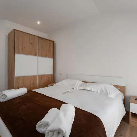 Vila Rustic Stone House With Pool In Umag Cepljani