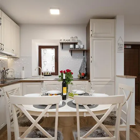 Rustic Stone House With Pool In Umag וילה Cepljani