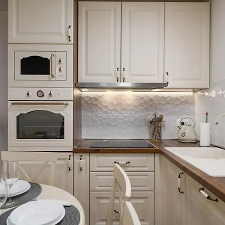 Vila Rustic Stone House With Pool In Umag