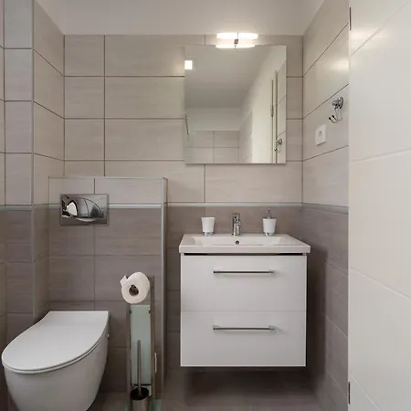 ヴィラ Rustic Stone House With Pool In Umag *