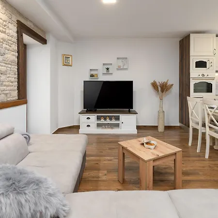 Rustic Stone House With Pool In Umag וילה Cepljani
