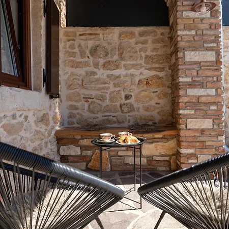 וילה Rustic Stone House With Pool In Umag