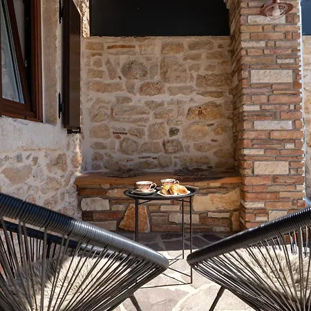 ヴィラ Rustic Stone House With Pool In Umag