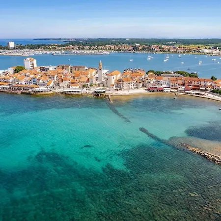 Rustic Stone House With Pool In Umag