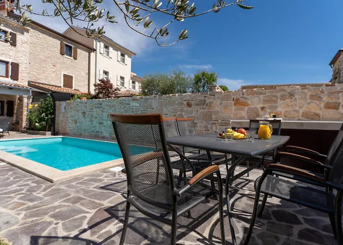 Rustic Stone House With Pool In Umag Cepljani