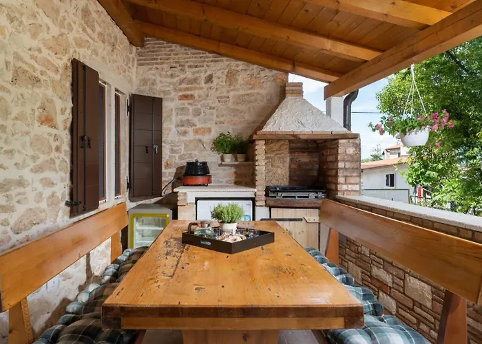 Rustic Stone House With Pool In Umag Cepljani