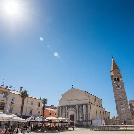 Rustic Stone House With Pool In Umag