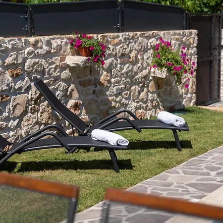 Rustic Stone House With Pool In Umag *