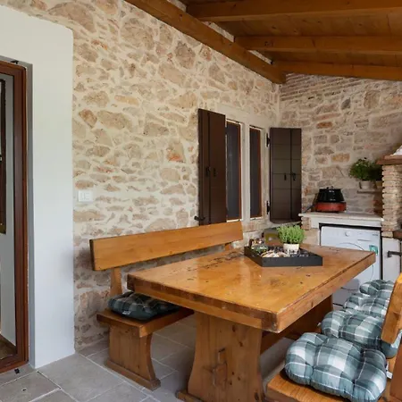 Rustic Stone House With Pool In Umag