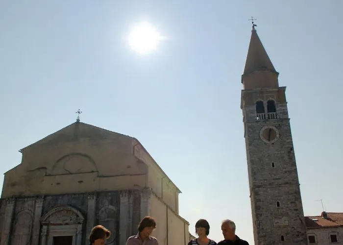 Villa Rustic Stone House With Pool In Umag